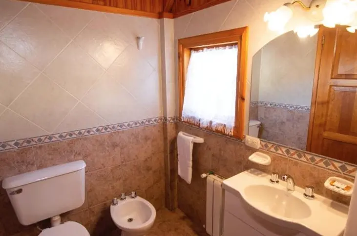 Cabañas del Lácar espejo del baño