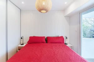 Departamento Alto Castelli cama doble junto a la ventana