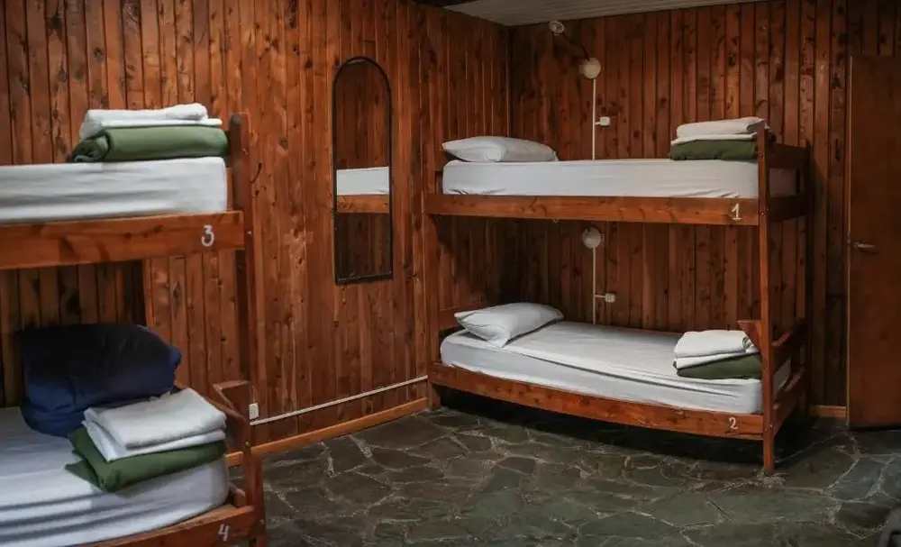 Hostel Alaska Patagonia espejo