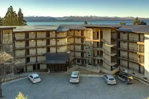 Hotel Águila Mora estacionamiento
