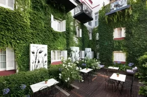 Hotel Altos de Güemes jardín