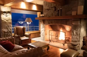 Hotel Cacique Inacayal chimenea