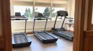 Hotel Huinid Bustillo gimnasio