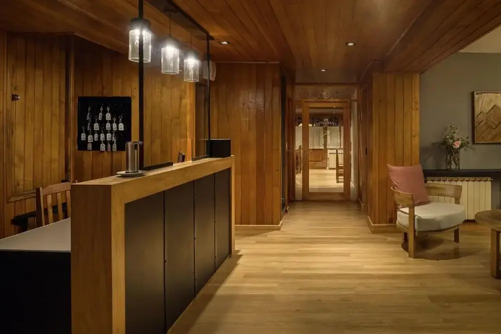 Hotel Intermonti recepción 