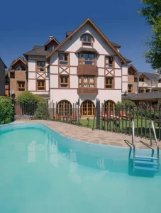 Hotel Le Chatelet pileta