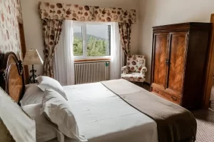 Hotel Llao Llao cama doble junto al armario