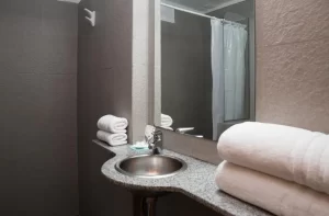 Hotel NBH Premier bacha del baño
