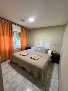 Hostel Danny cama doble con toallas