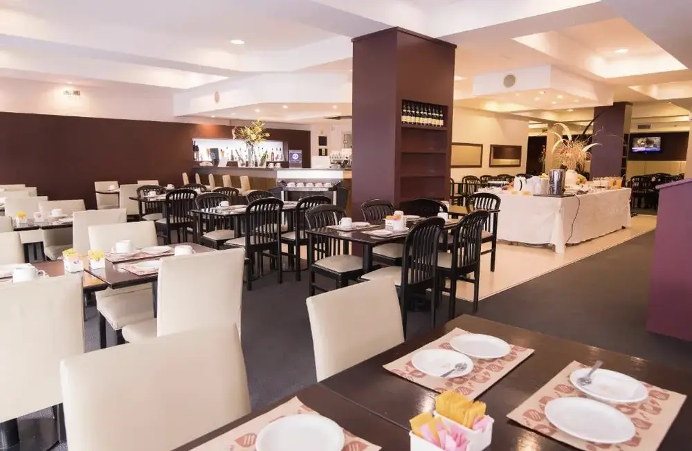 Hotel Continental mesas para comer