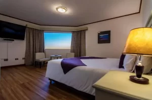 Hotel Edenia Punta Soberana cama doble junto a la ventana