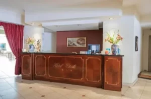 Hotel Etoile recepción