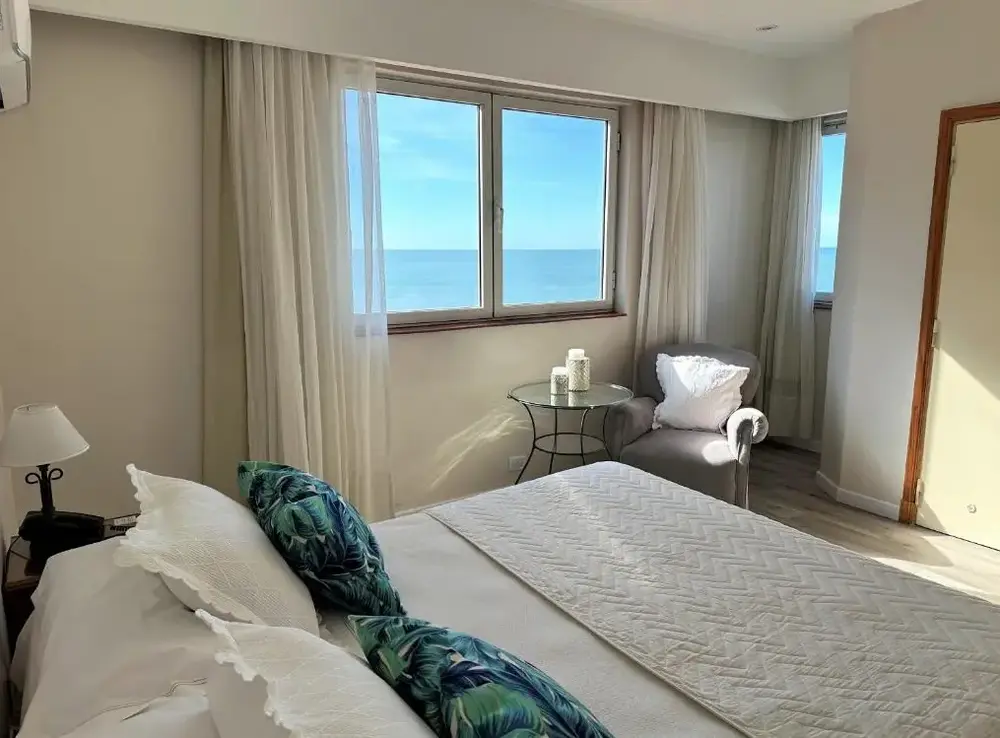 Hotel Guerrero cama doble junto a la ventana