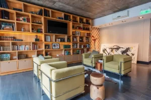 Hotel Nuit sala de estar