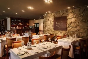 Hotel Parque Calafate mesas para comer