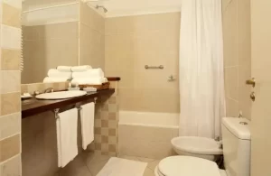 Hotel Sent baño completo