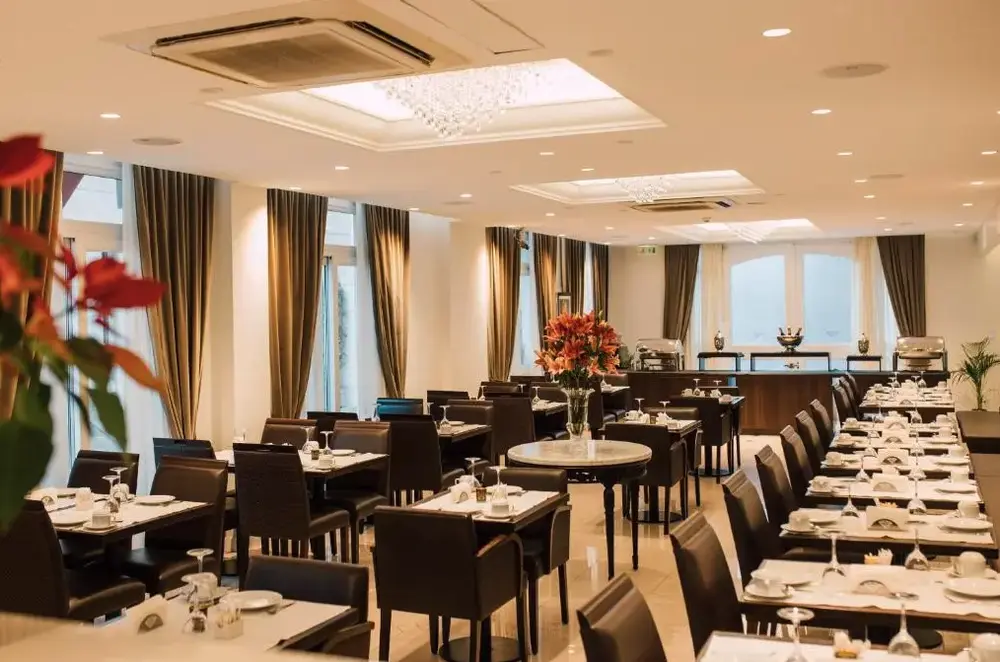 Aparthotel Carat mesas para comer