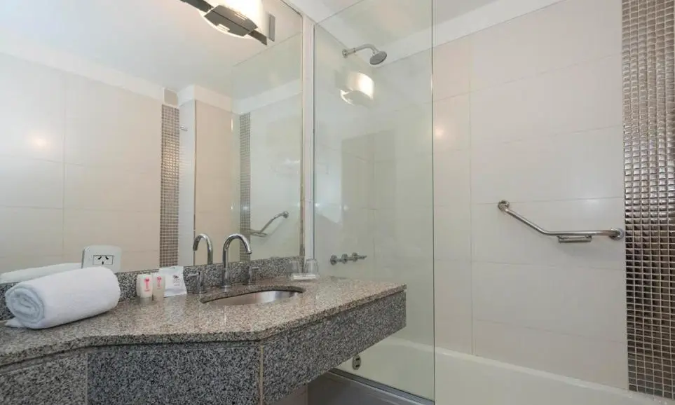 Aparthotel Urquiza espejo del baño