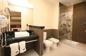 Hotel 1412 baño completo
