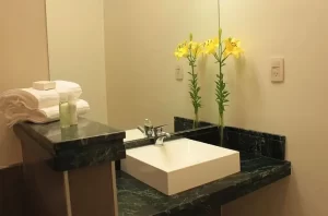 Hotel 1412 espejo del baño