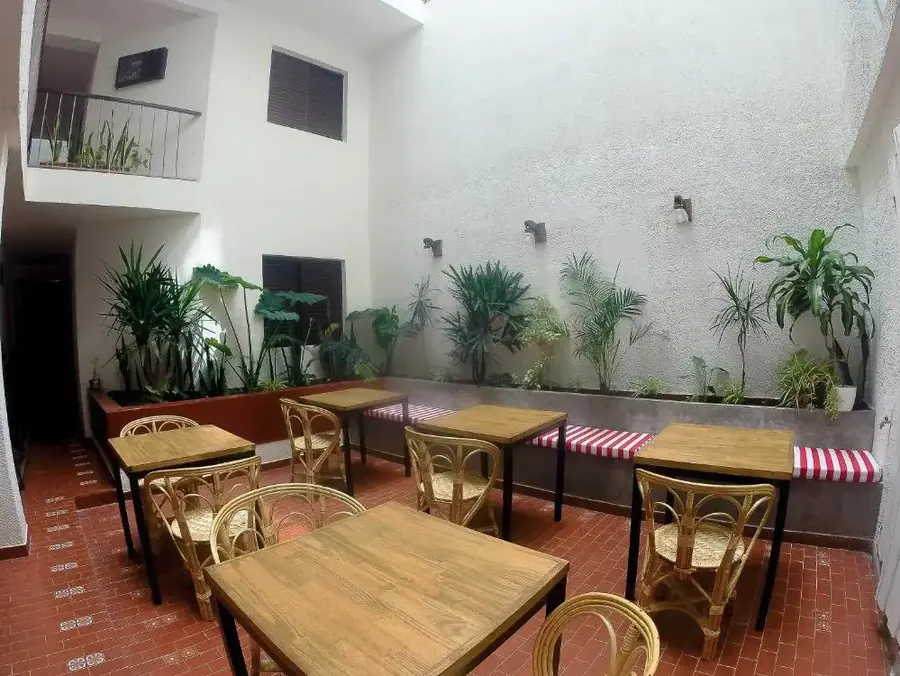 Hotel Emilia mesas para comer