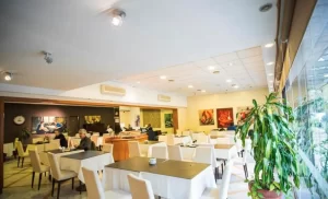 Hotel Garden mesas para comer