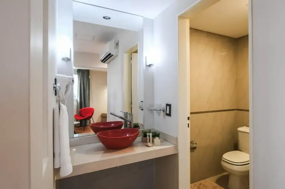 Hotel Innovo espejo del baño