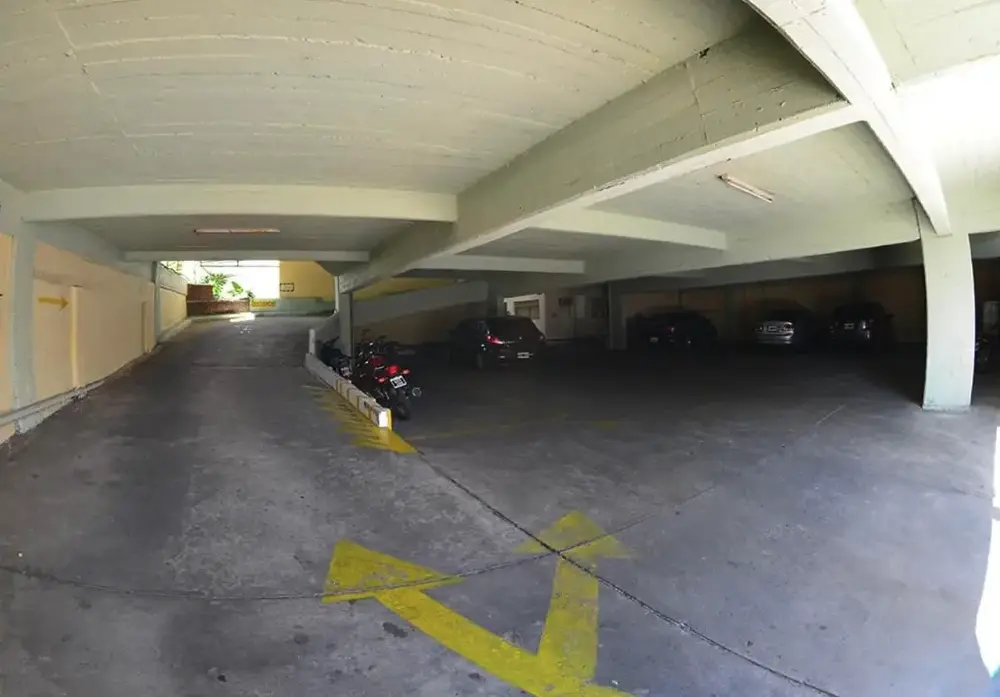 Hotel Mayoral estacionamiento