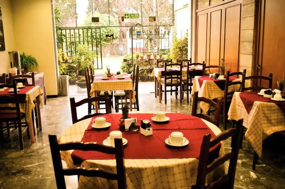Hotel Mayoral mesas para comer