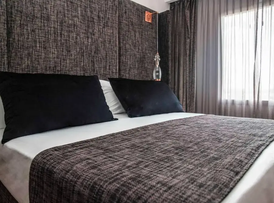 Hotel Mercure cama doble