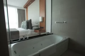 Hotel Puerto Norte Design bañera