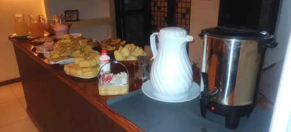 Hotel Zurich  desayuno