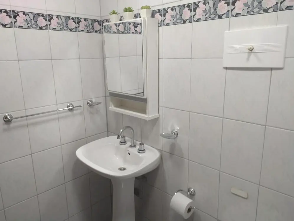 Departamento La Victoria espejo del baño