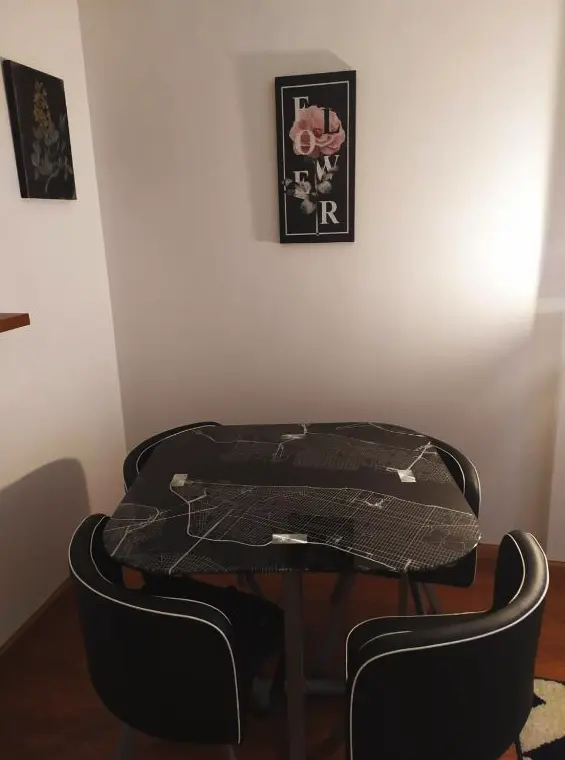 Departamento Paraguay 1747 mesa de comedor