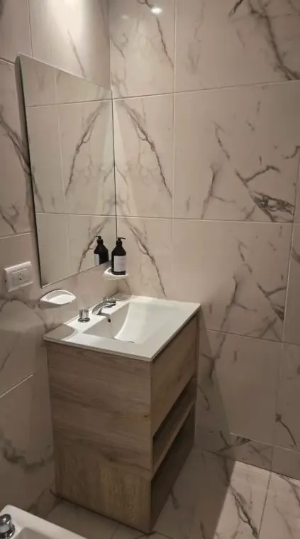 Departamento Primero de Mayo 1115 espejo del baño