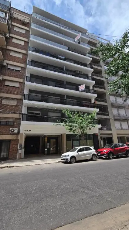 Departamento Primero de Mayo 1115 por fuera