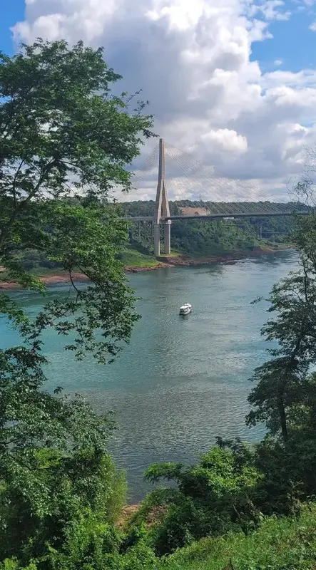 Hito Tres Fronteras Puerto Iguazú