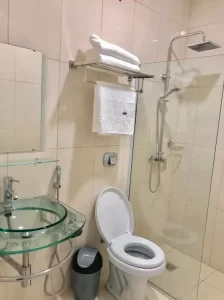 Hotel Amayal baño completo