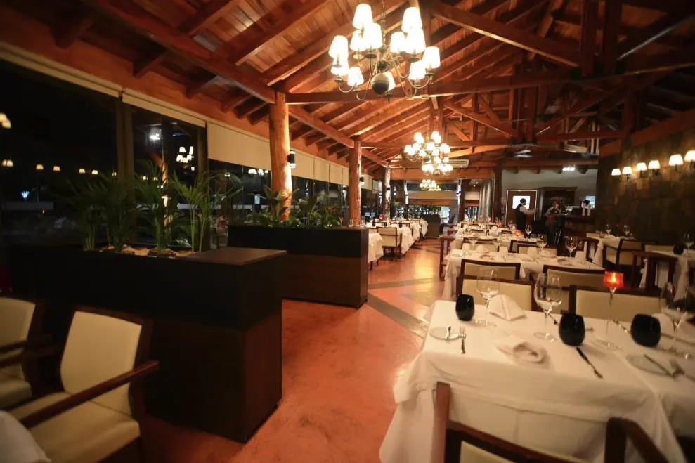 Hotel Iguazú Jungle Lodge mesas para comer