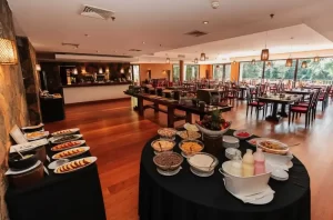 Hotel Loi Suites Iguazú comedor