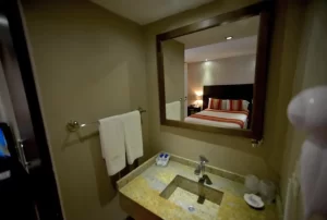 Hotel Posada la Sorgente antebaño