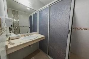 Hotel Yvera Cataratas ducha