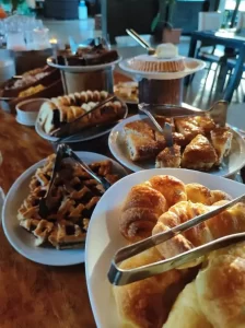 Hotel Yvy desayuno