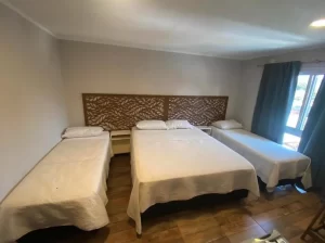 Aparthotel Los Lirios cama doble y camas individuales