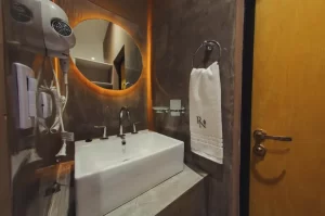 Aparthotel Paraíso Natural antebaño