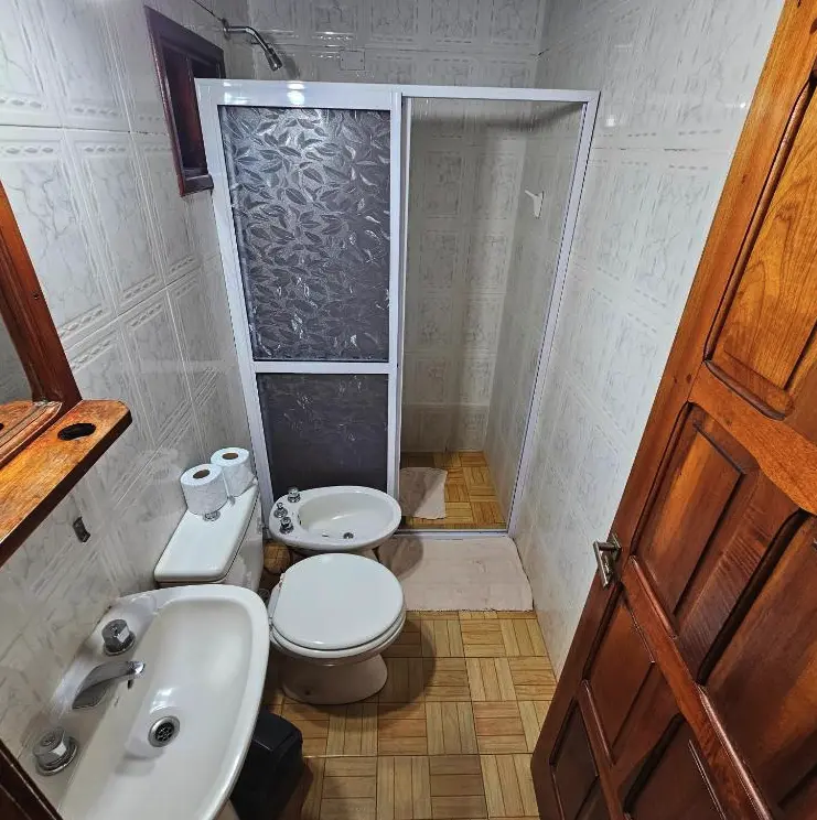 Cabañas El Refugio del Mensu baño completo