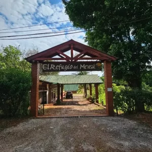 Cabañas El Refugio del Mensu cartel
