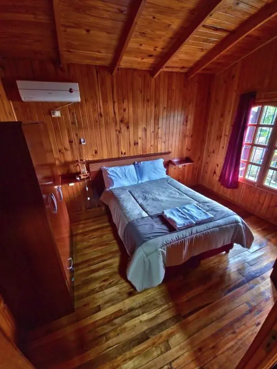 Cabañas Terra Iguazú cama doble con toallas