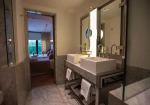 Hotel Palermitano espejo del baño