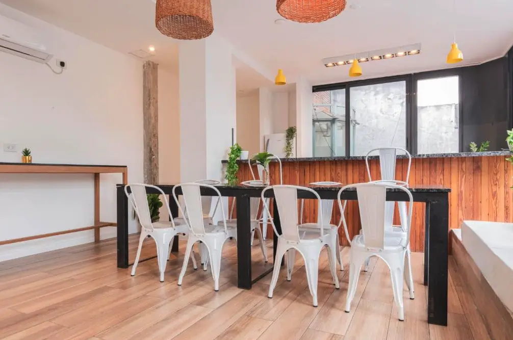 Casa Salvador 4600 mesa de comedor