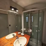Departamentos Lake Apartments ducha